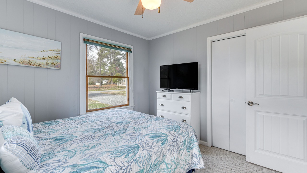Photo of Bedroom in Colonial Beach