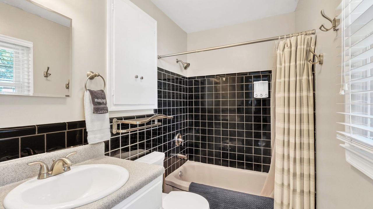 Photo of Bathroom in Dunean