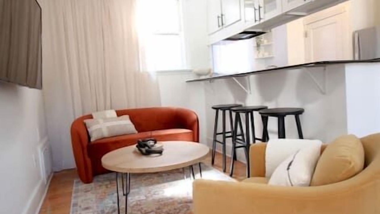 Photo of Livingroom in Rittenhouse Row