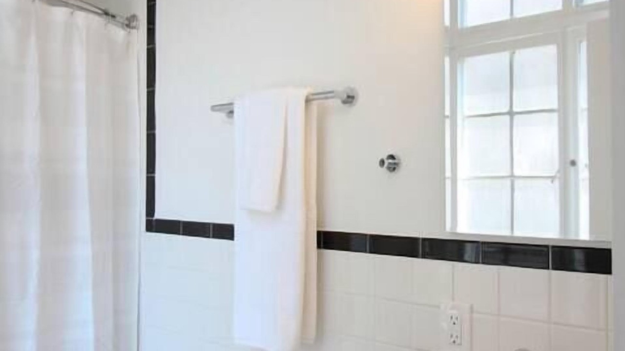 Photo of Bathroom in Rittenhouse Row