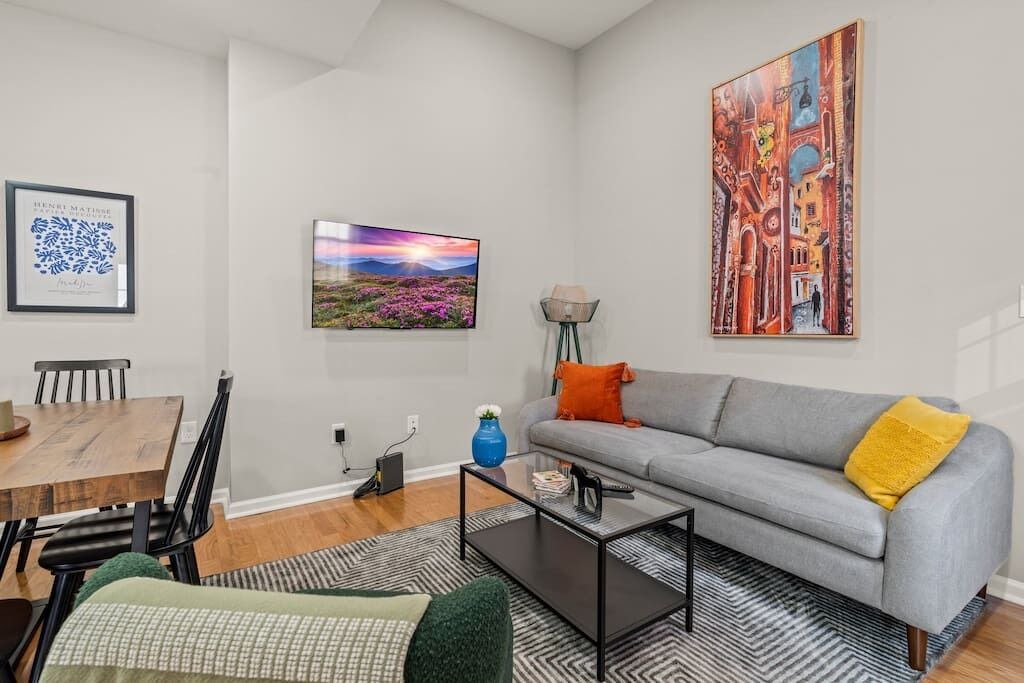 Photo of Livingroom in Rittenhouse Row