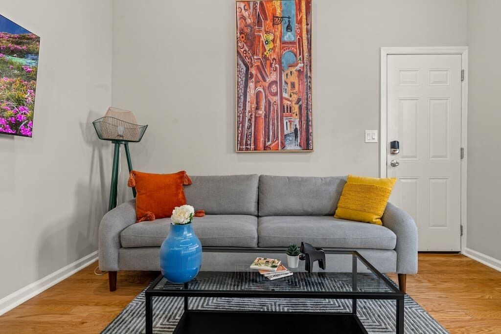 Photo of Livingroom in Rittenhouse Row