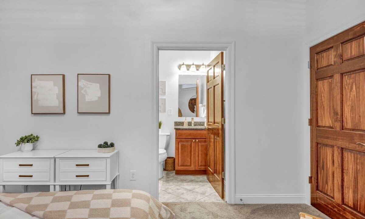Photo of Bathroom in Gateway District