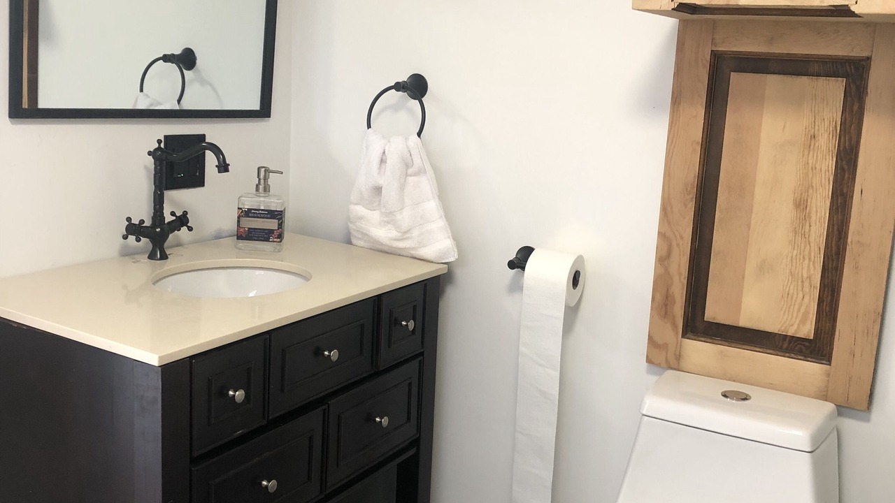 Photo of Bathroom in Painted Post
