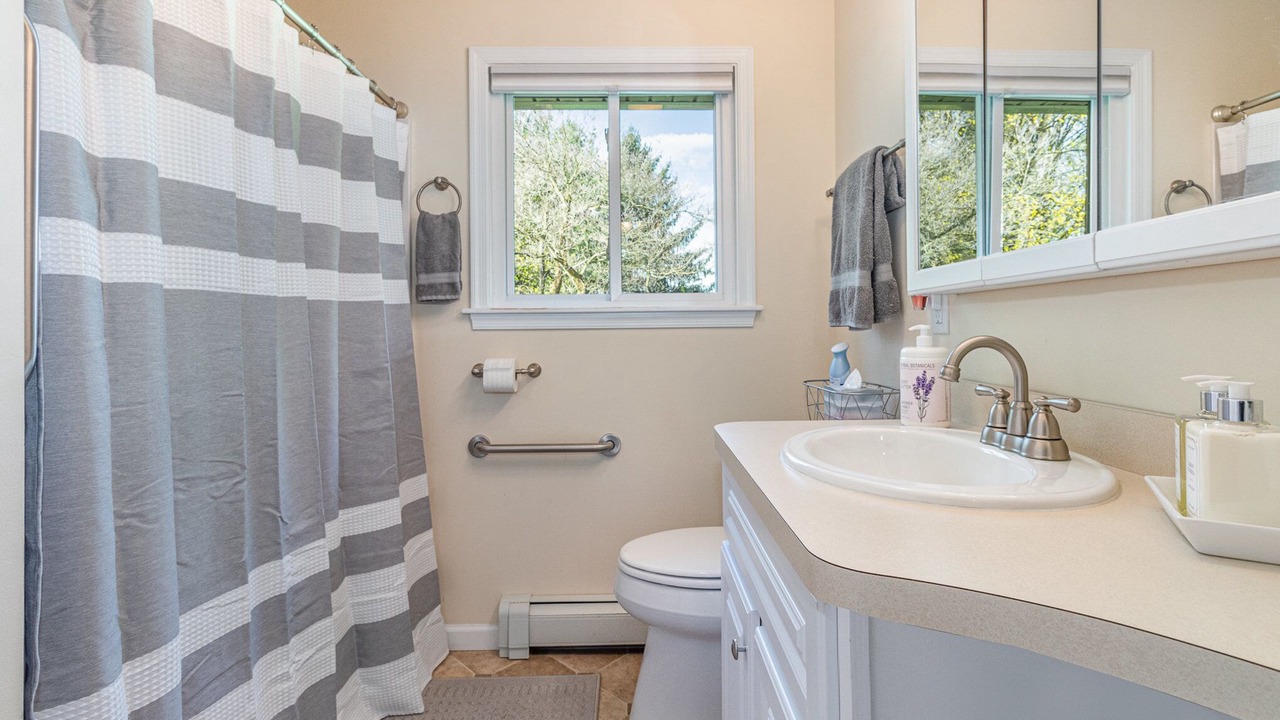 Photo of Bathroom in Palmyra