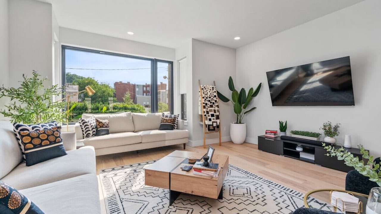 Photo of Livingroom in Central Northside