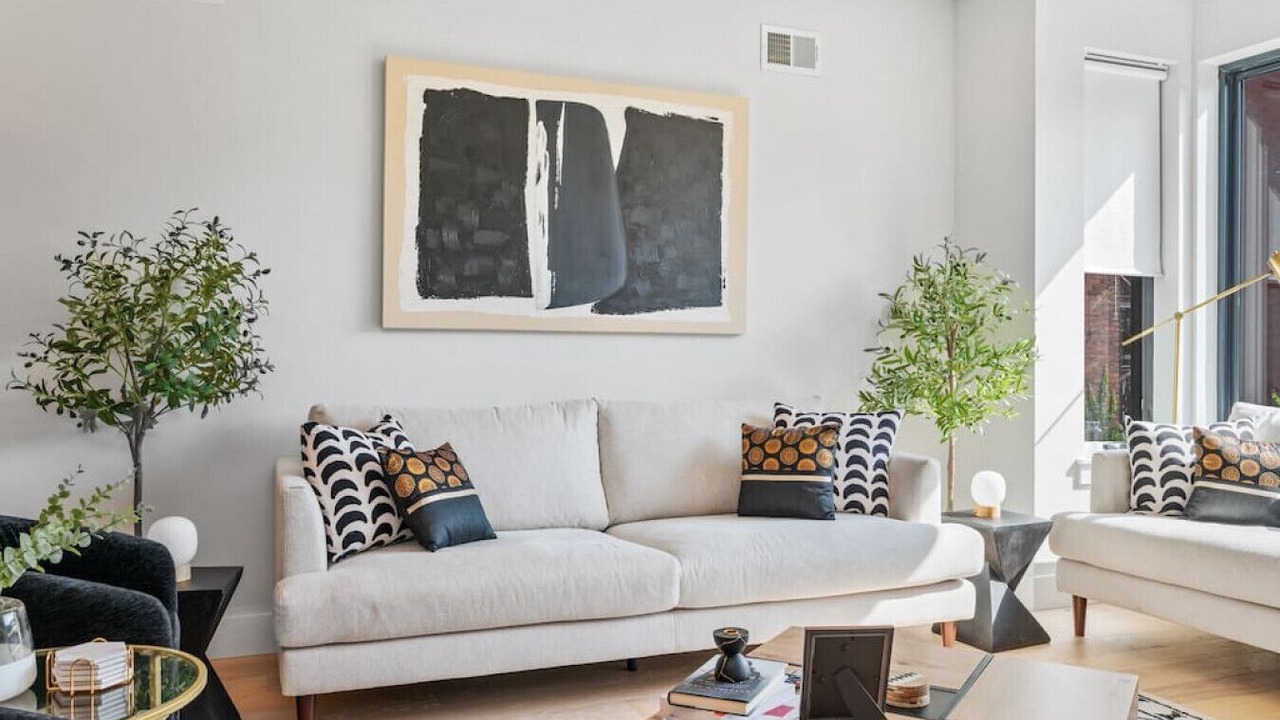 Photo of Livingroom in Central Northside