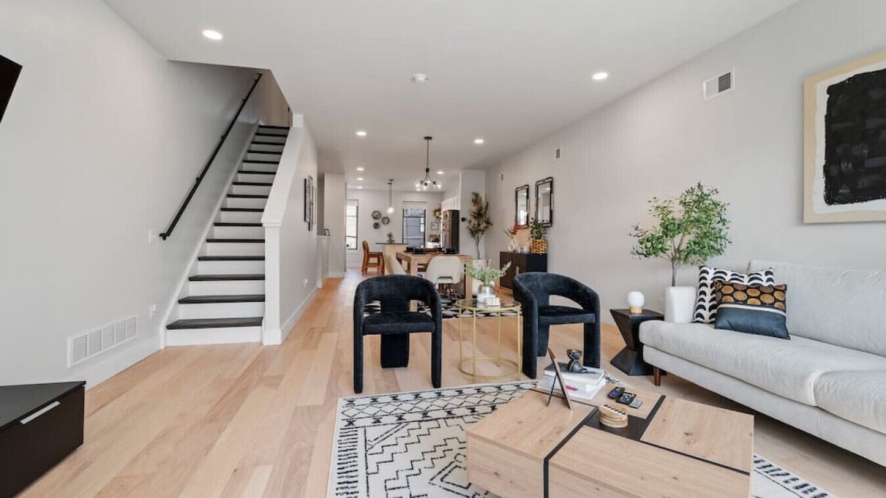 Photo of Livingroom in Central Northside