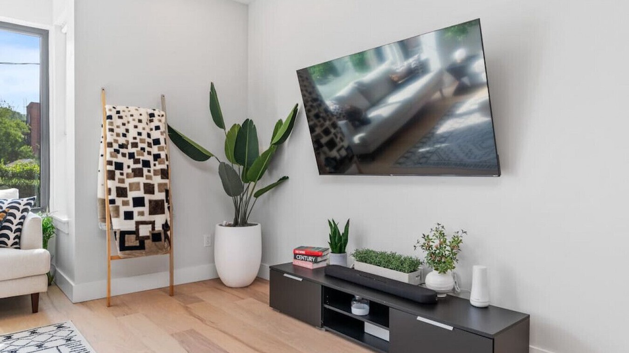 Photo of Livingroom in Central Northside
