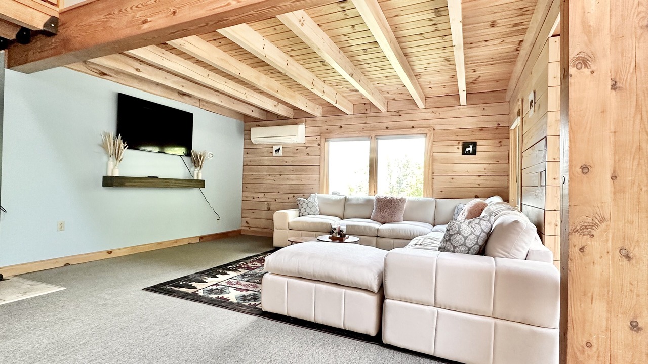 Photo of Livingroom in Corning