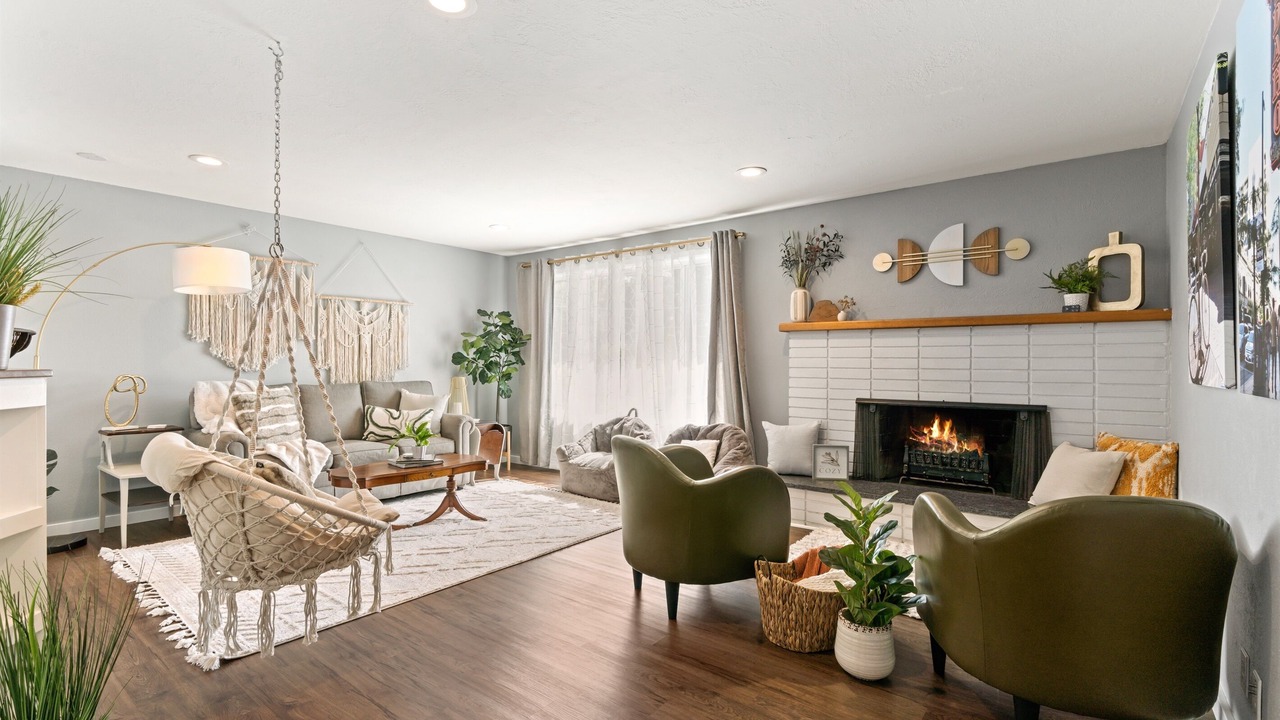 Photo of Bedroom in Sunset