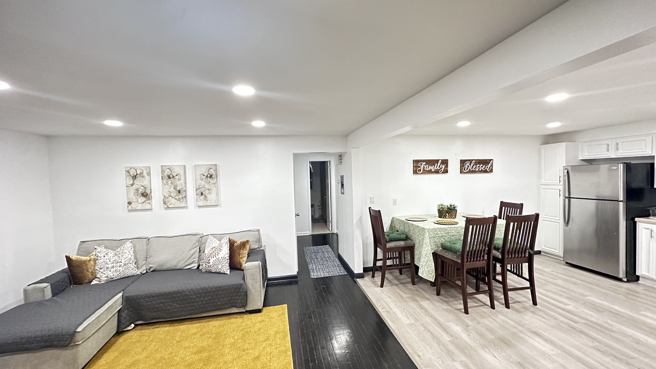 Photo of Livingroom in Belleville