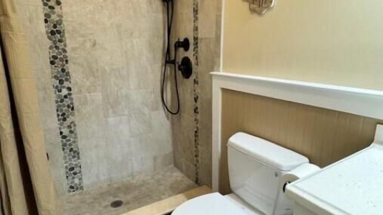 Photo of Bathroom in Normandy Beach