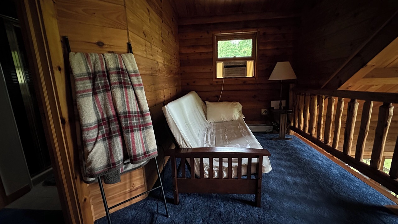 Photo of Livingroom in Grove City