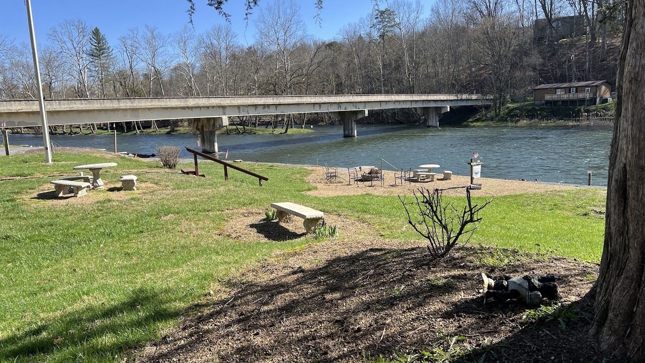 Photo of Others in Bluff City