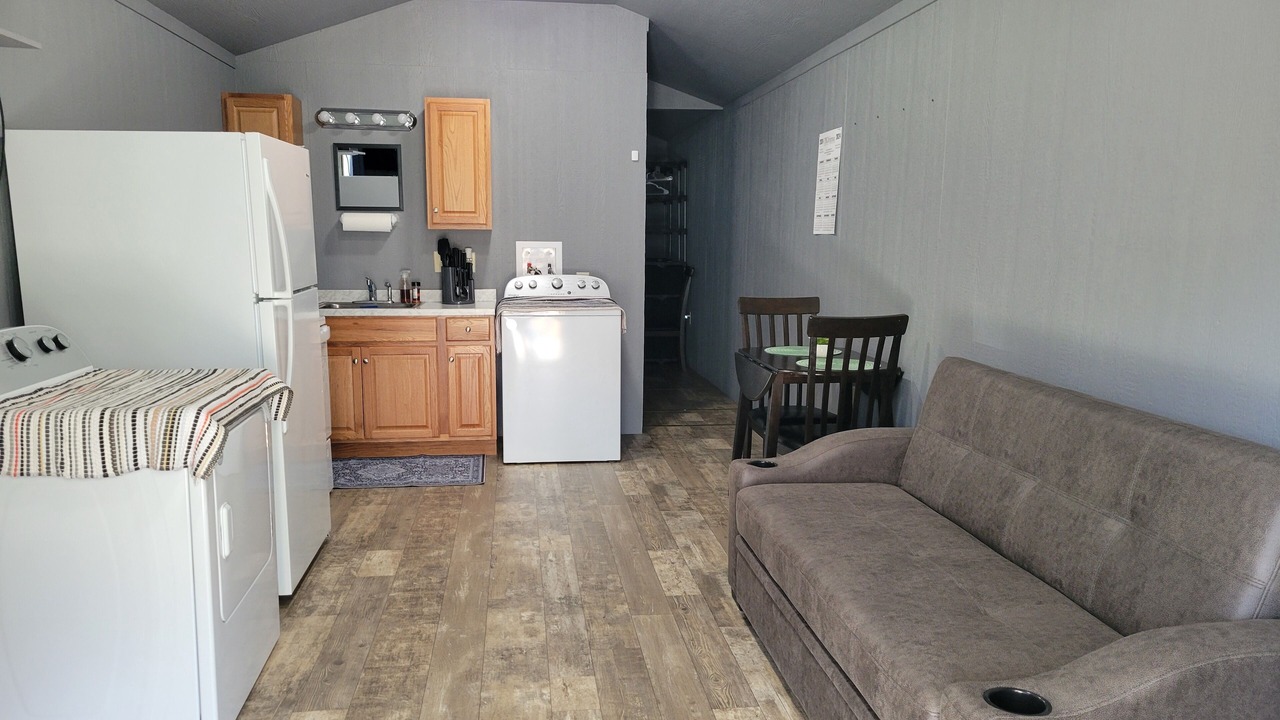 Photo of Livingroom in Edgewood