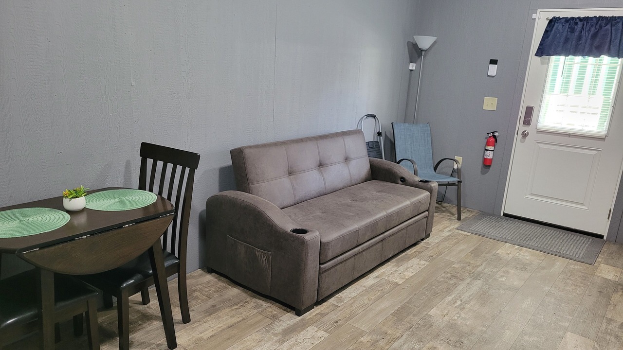 Photo of Livingroom in Edgewood