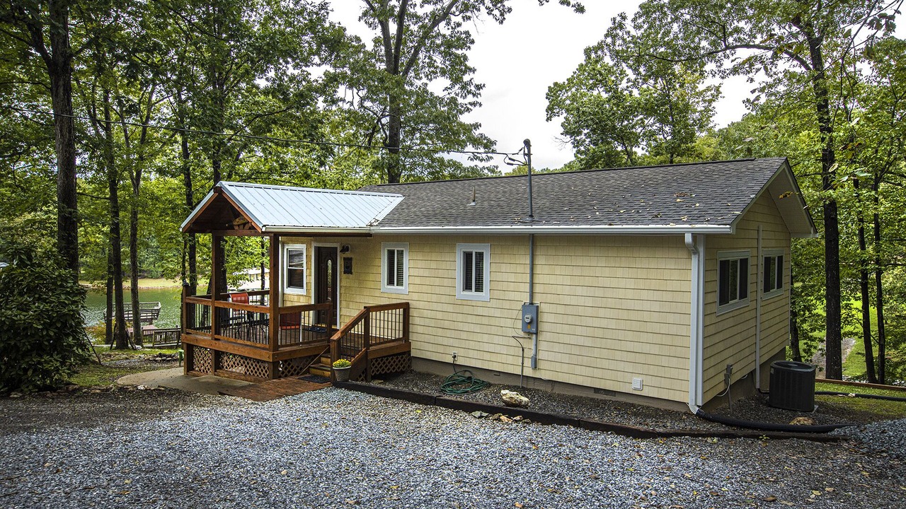 Photo of Outdoor in Smith Mountain Lake