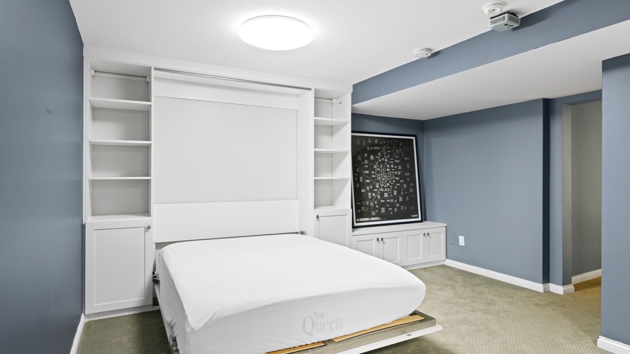Photo of Bedroom in Chatham-Arch