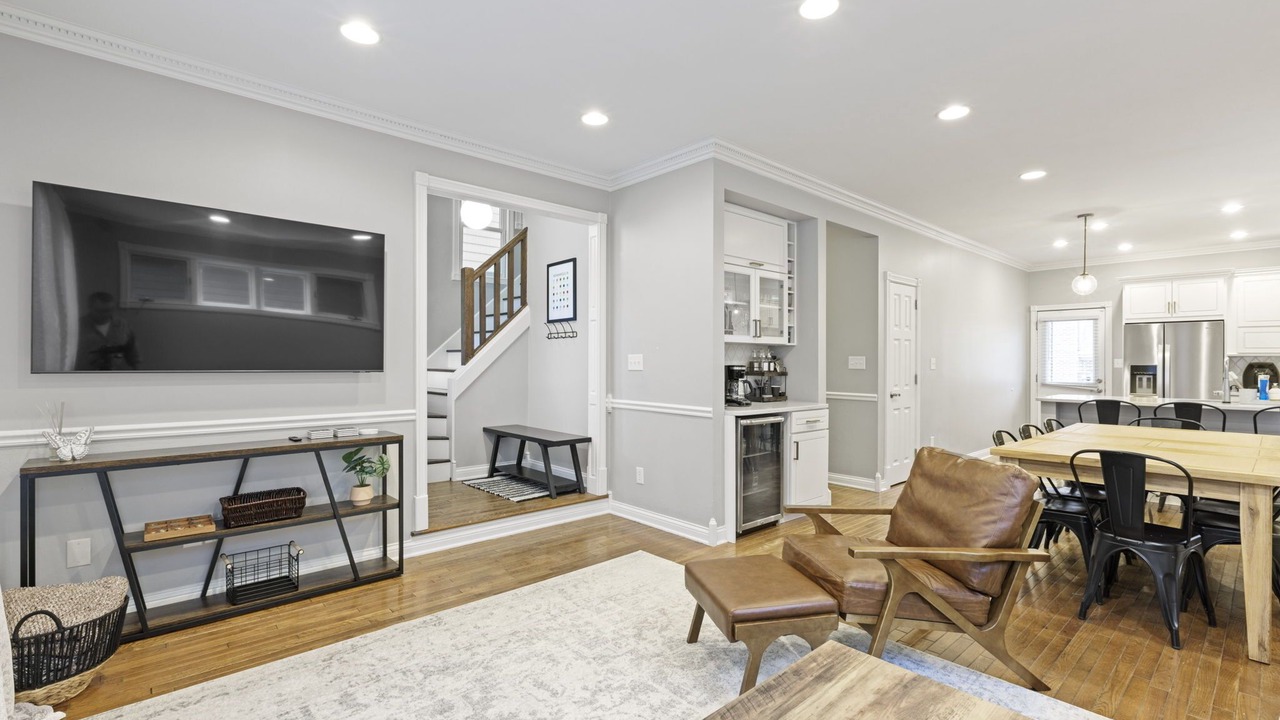 Photo of Livingroom in Chatham-Arch