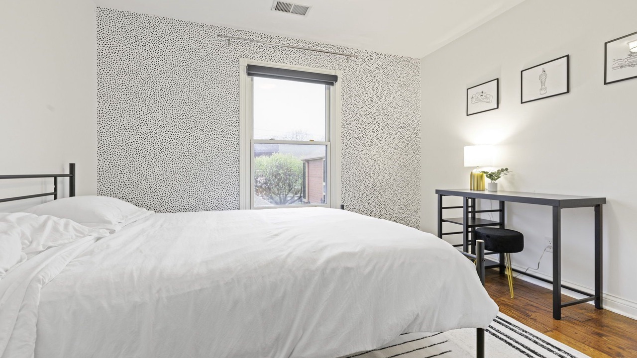 Photo of Bedroom in Chatham-Arch