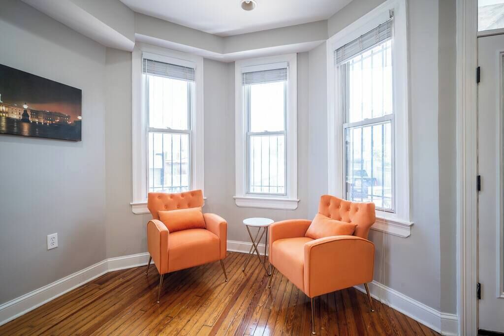Photo of Livingroom in Near Northeast