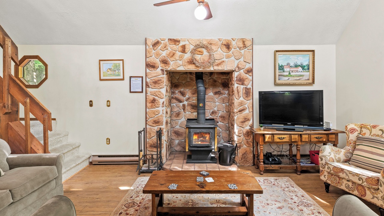 Photo of Livingroom in Briar Crest Woods