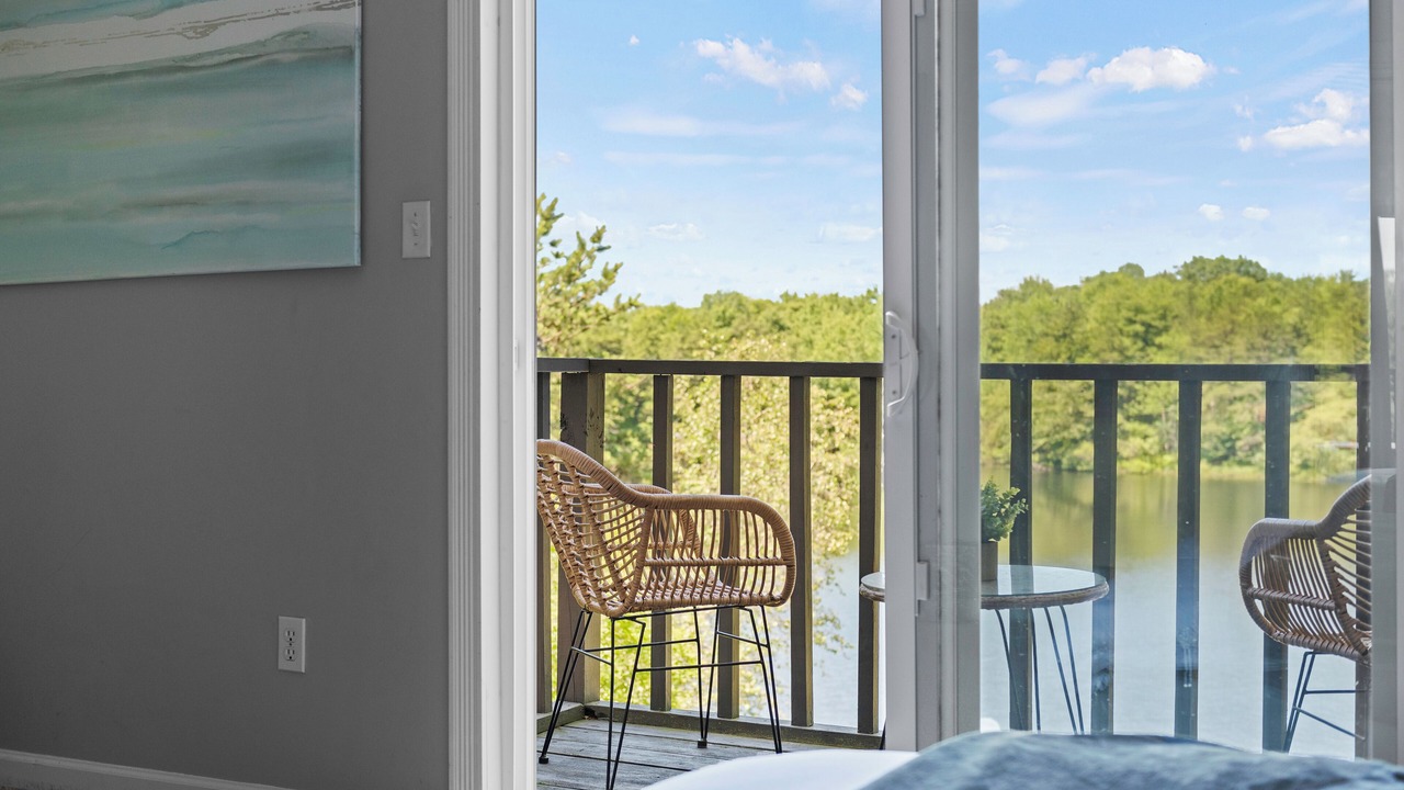 Photo of Patio Balcony in Long Pond
