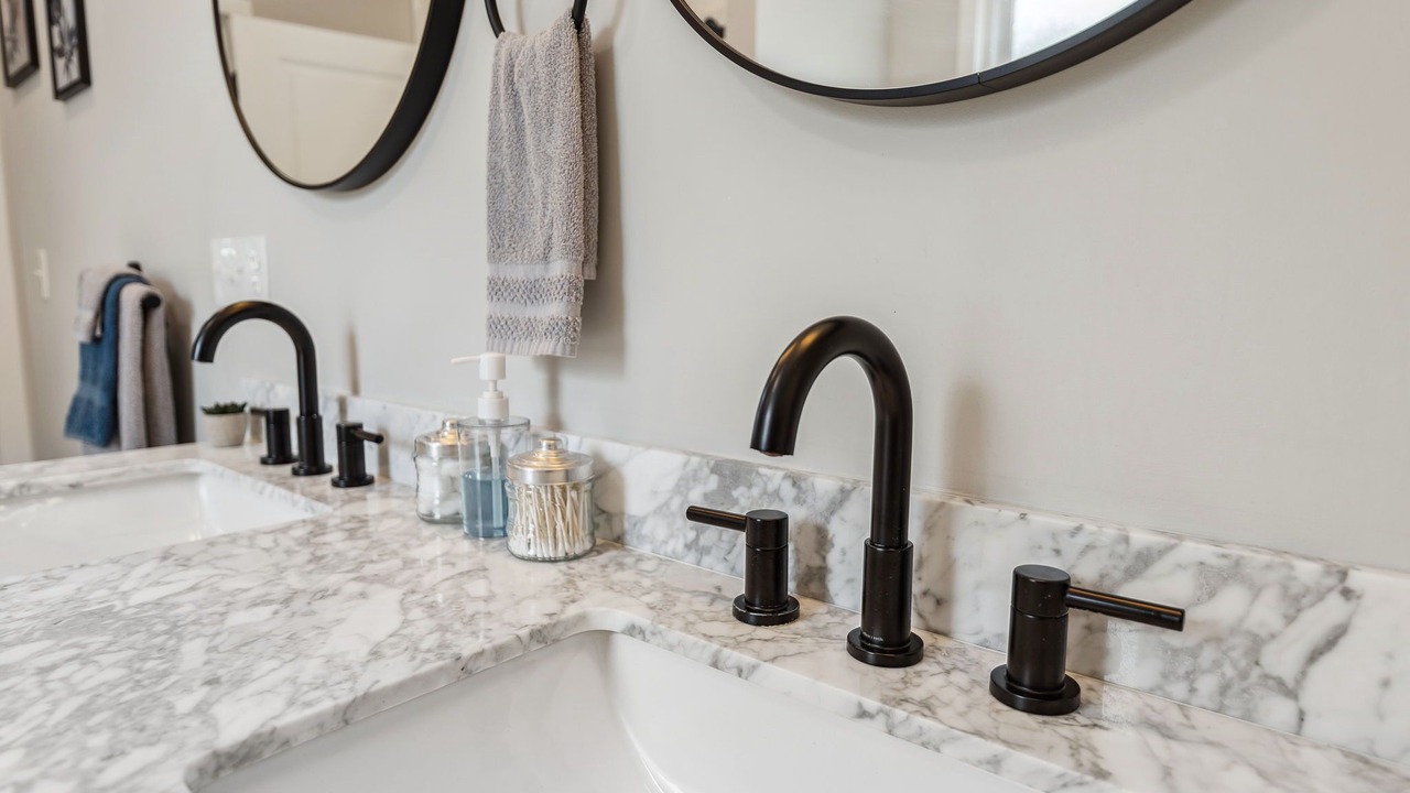 Photo of Bathroom in Detroit - Shoreway