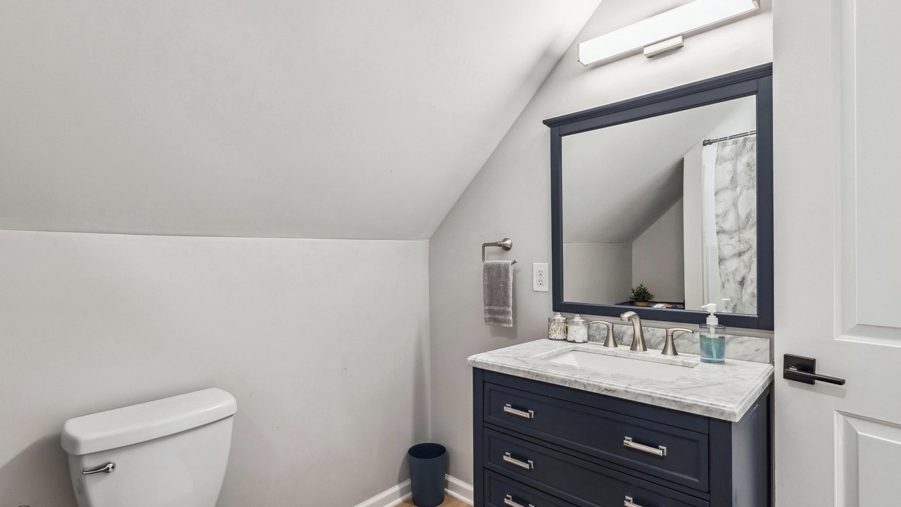 Photo of Bathroom in Detroit - Shoreway