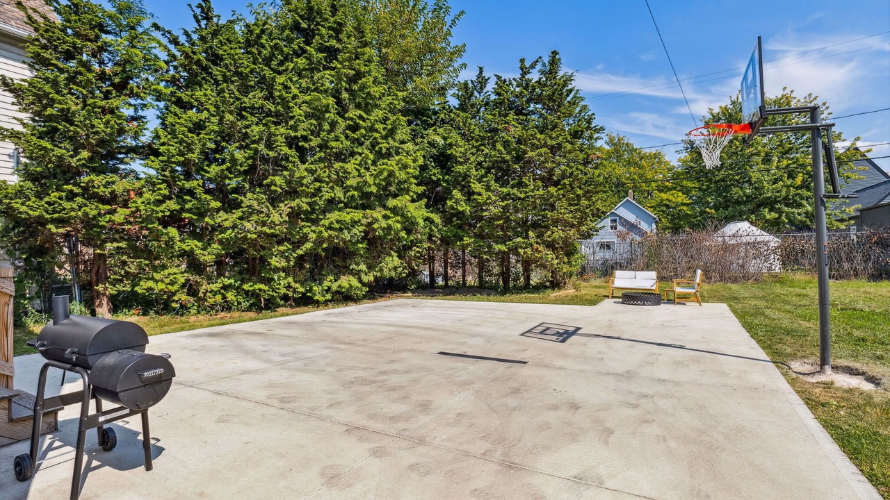 Photo of Outdoor in Detroit - Shoreway