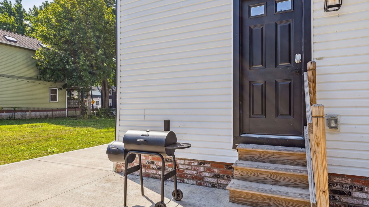 Photo of Patio Balcony in Detroit - Shoreway