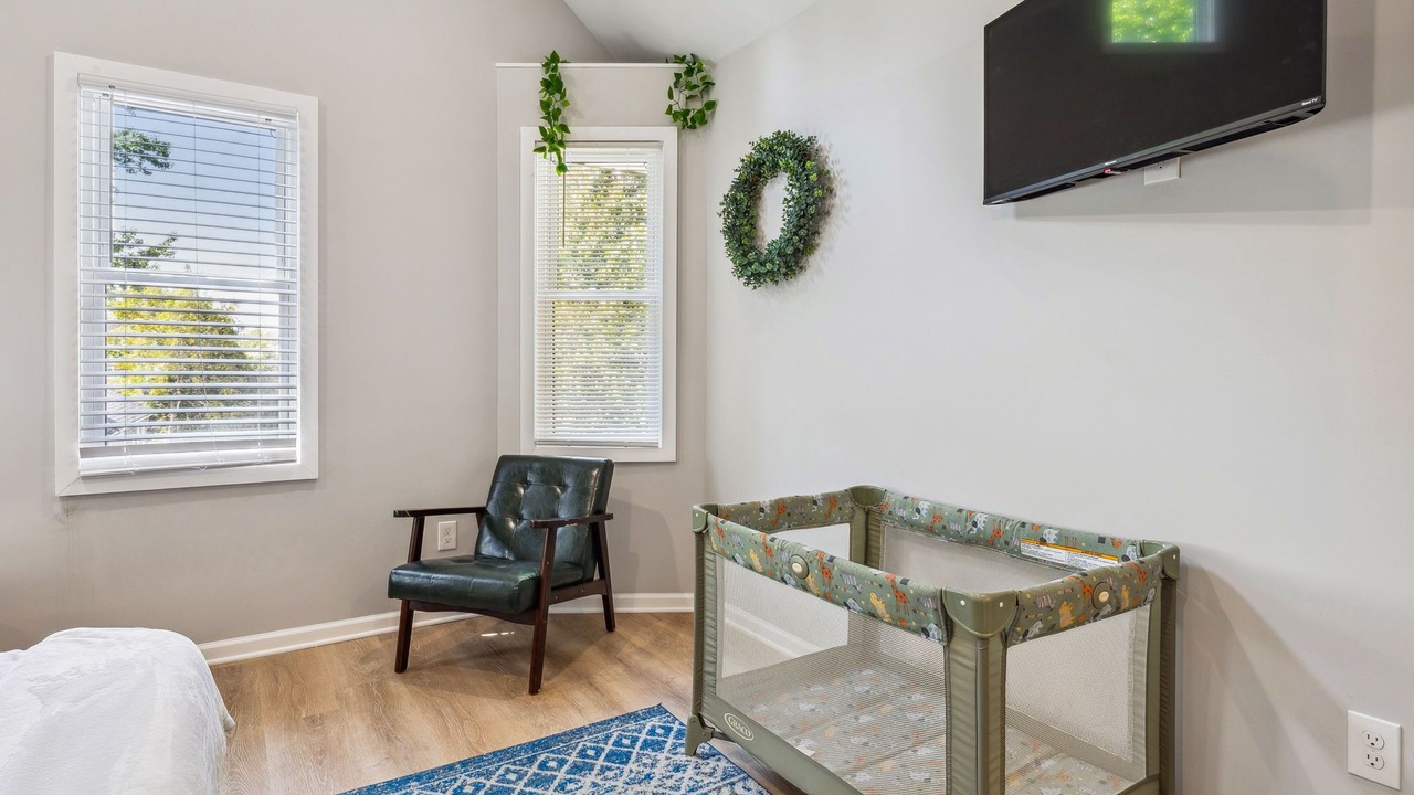 Photo of Bedroom in Detroit - Shoreway