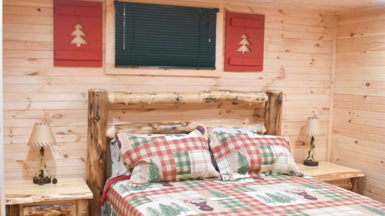 Photo of Bedroom in Roscoe