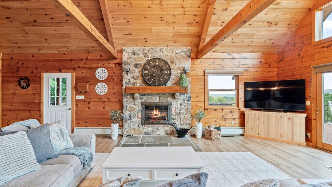 Photo of Livingroom in Mattawana
