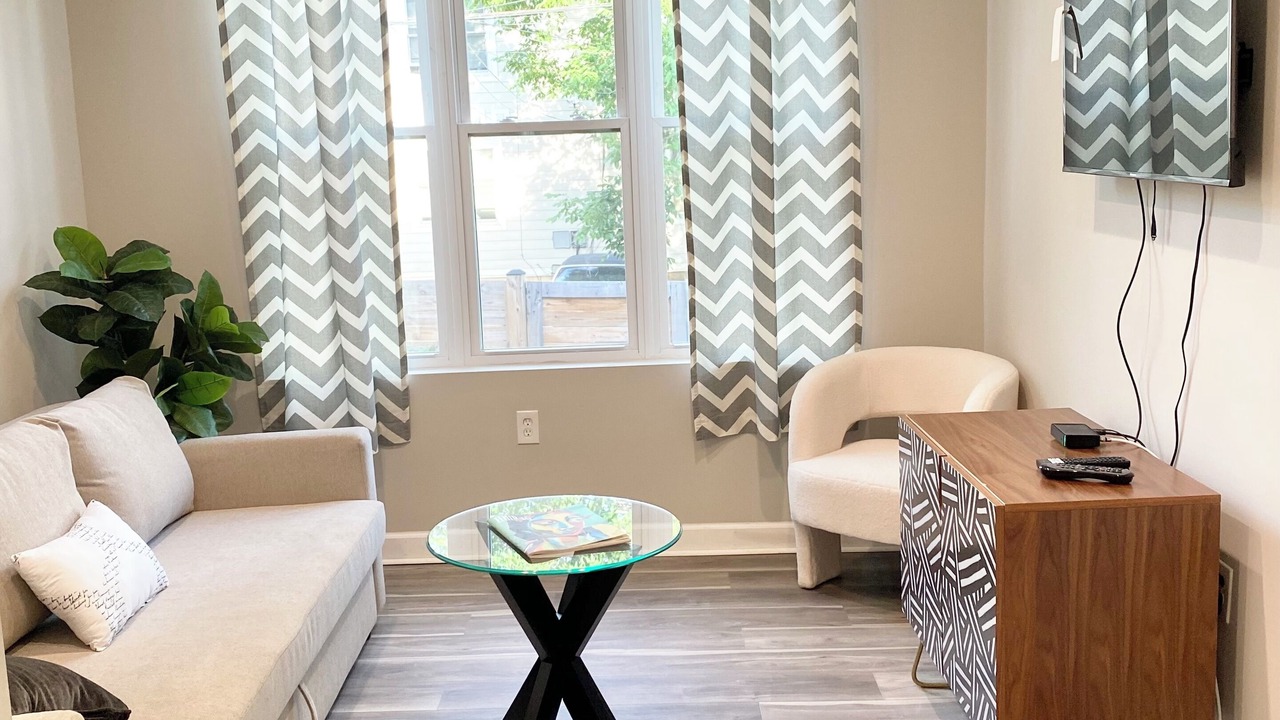 Photo of Livingroom in H Street Corridor
