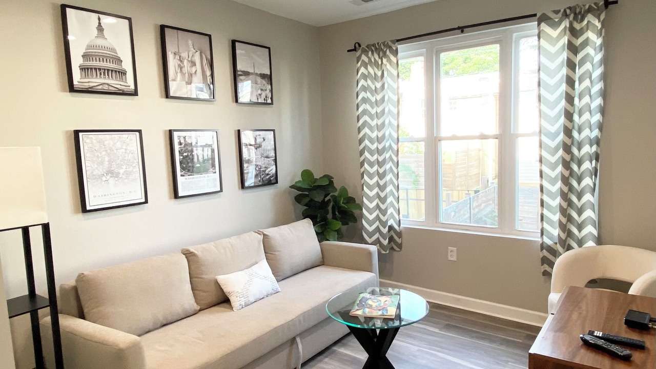 Photo of Livingroom in H Street Corridor