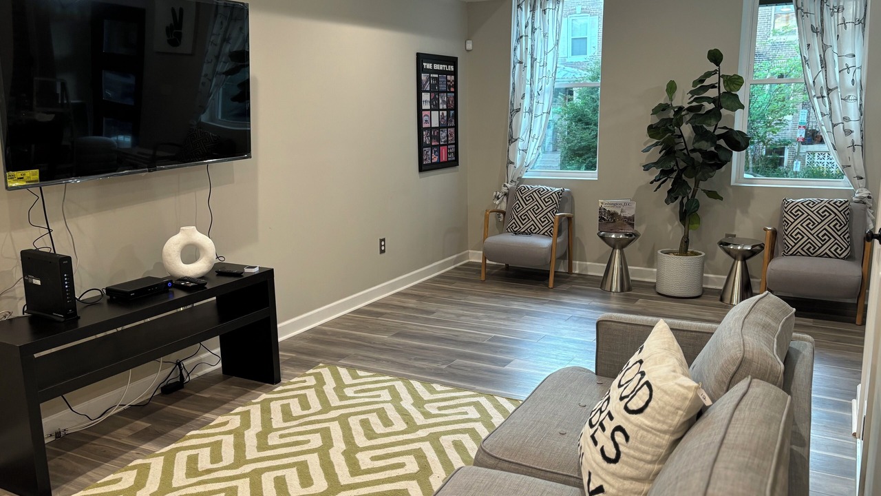 Photo of Livingroom in H Street Corridor