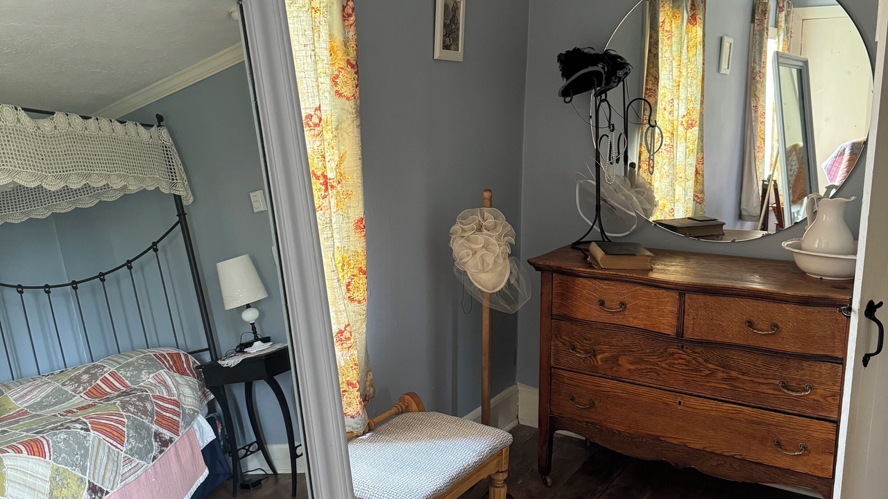 Photo of Bedroom in West Middletown
