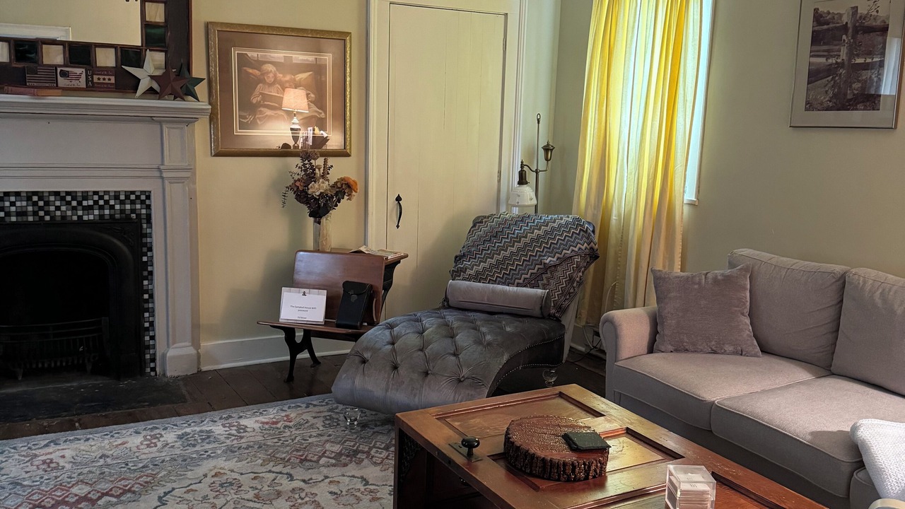 Photo of Livingroom in West Middletown