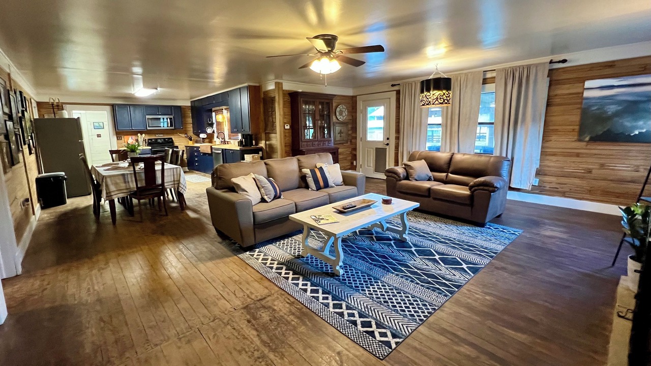 Photo of Livingroom in Russellville