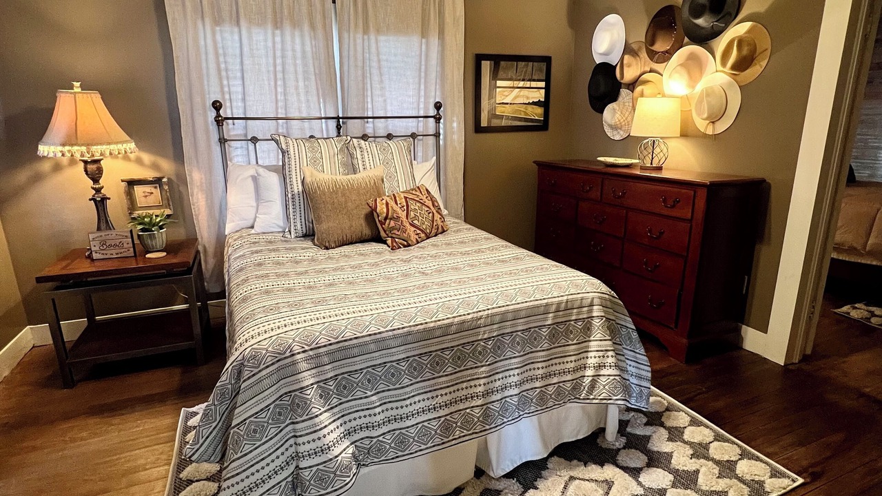 Photo of Bedroom in Russellville