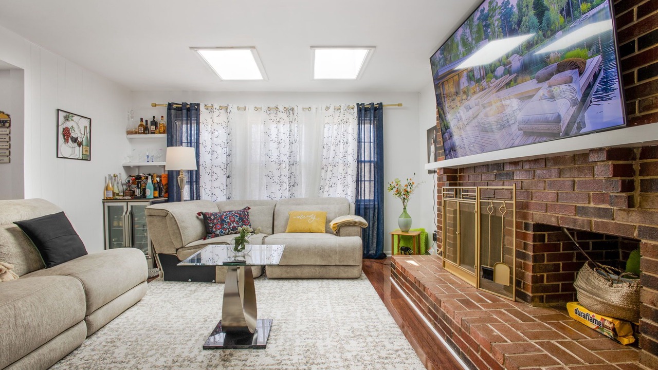 Photo of Livingroom in Aspen Hill