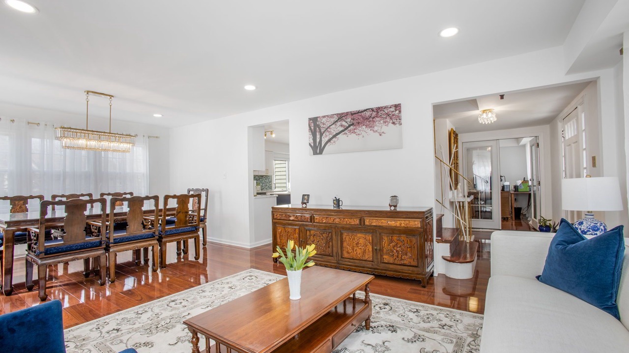 Photo of Livingroom in Aspen Hill