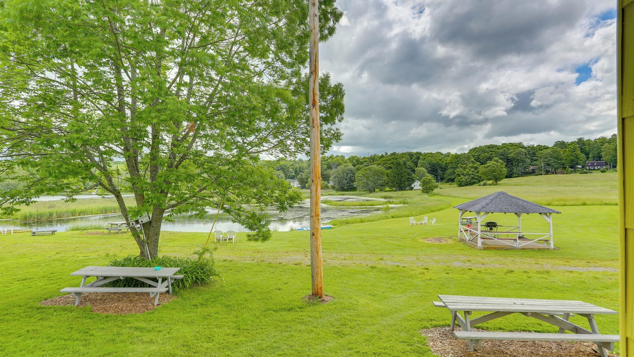 Photo of Others in White Mills