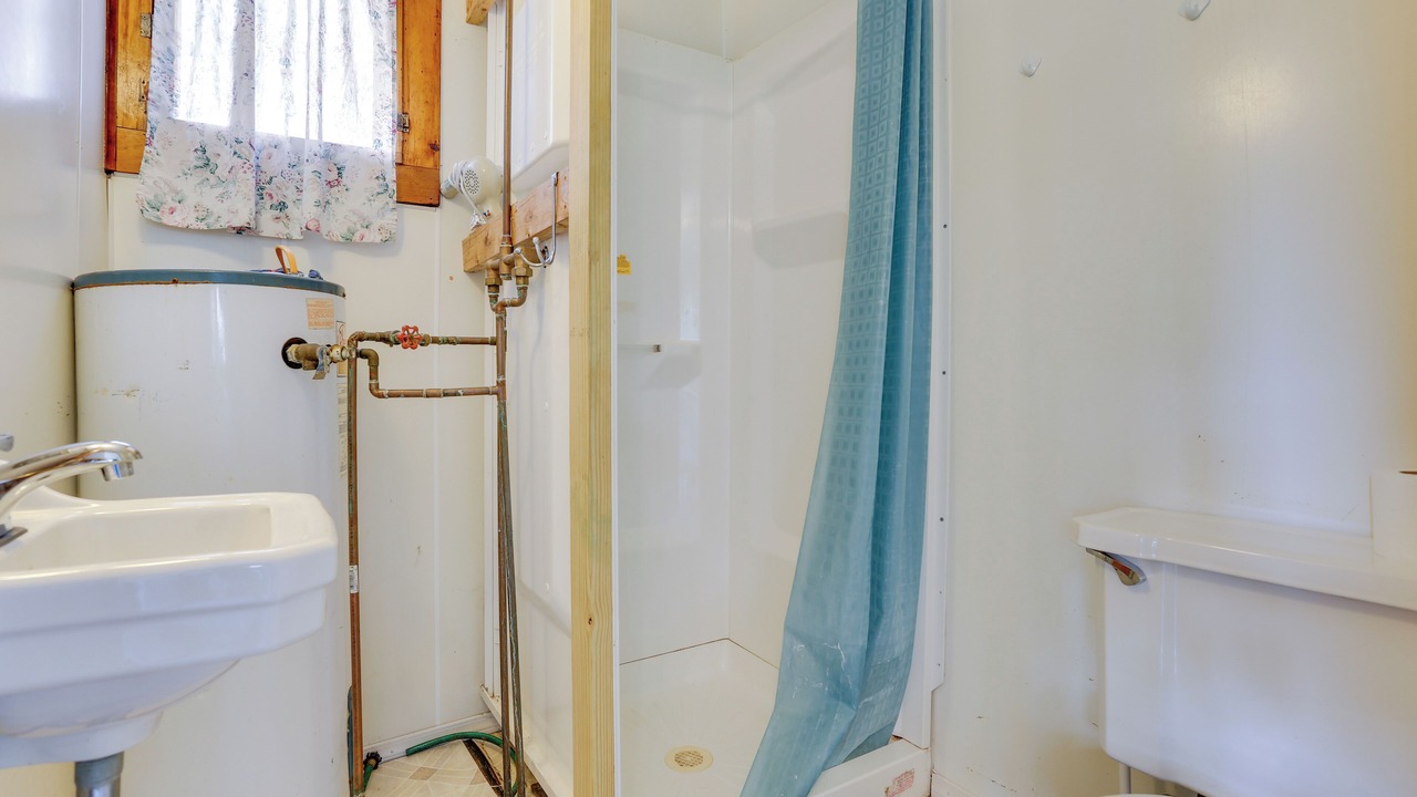 Photo of Bathroom in White Mills