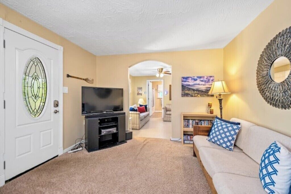 Photo of Livingroom in Millboro