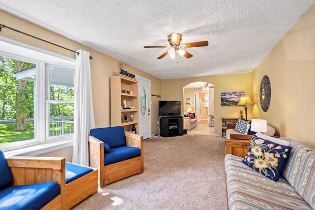 Photo of Livingroom in Millboro