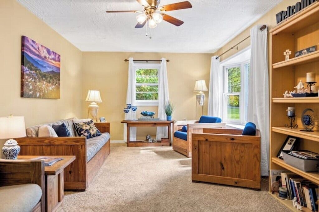 Photo of Livingroom in Millboro
