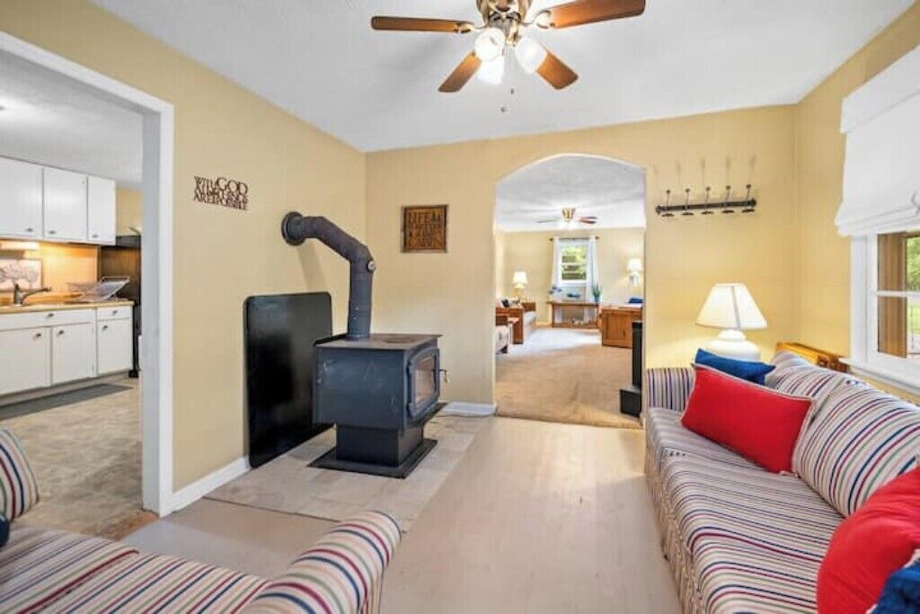 Photo of Livingroom in Millboro